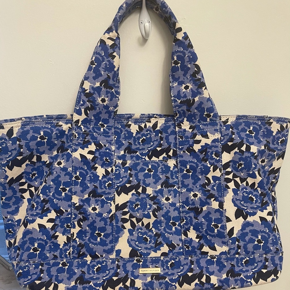 Tommy Hilfiger Blue and White Floral Canvas Bag EUC - Picture 1 of 12